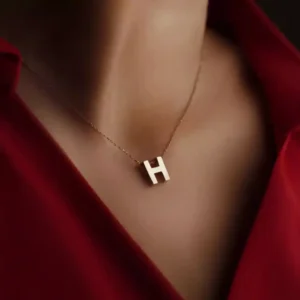 پلاک طلا حرف سه بعدی H L6